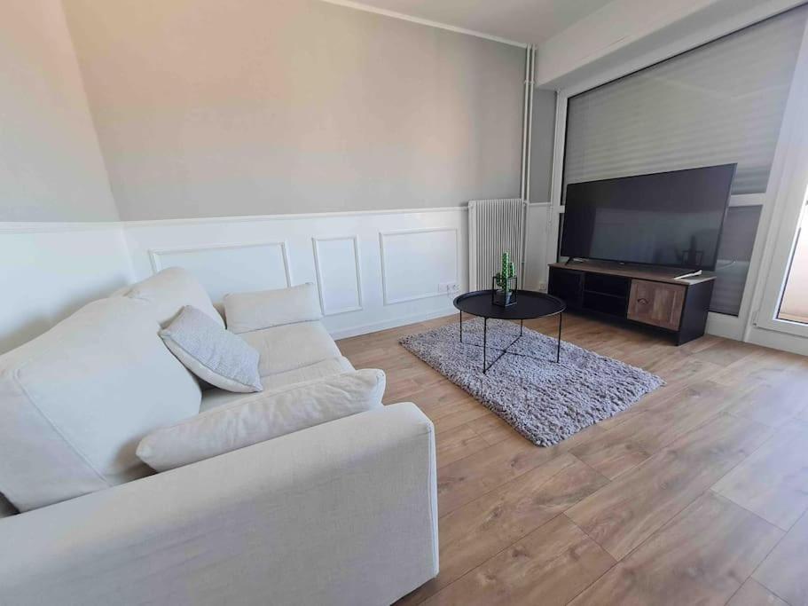 Superbe Appartement โป ภายนอก รูปภาพ